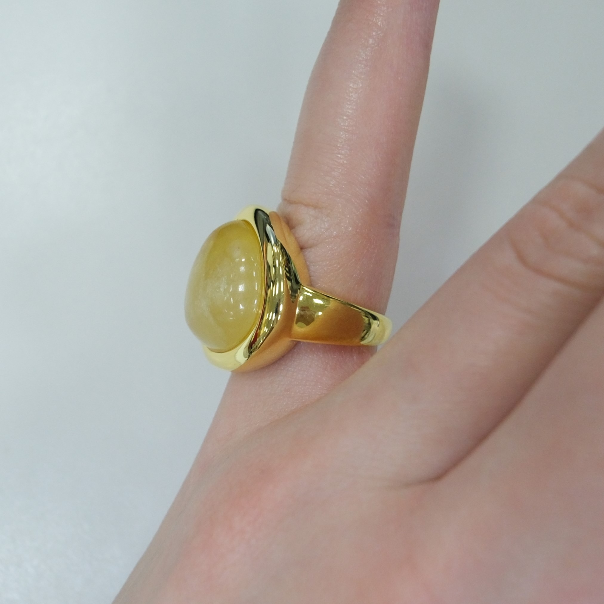 Серебряное кольцо с желтым бериллом